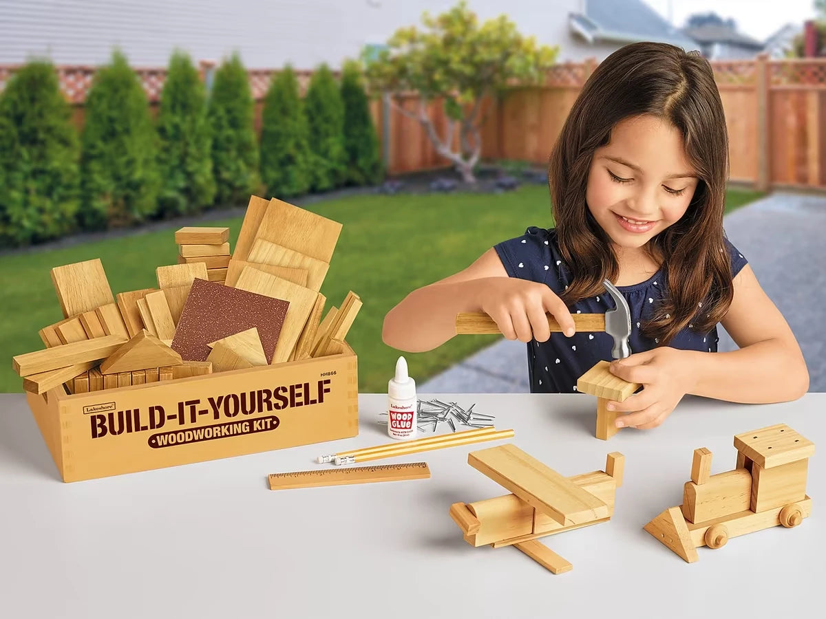 Build-It-Yourself Woodworking Kit - US 7635