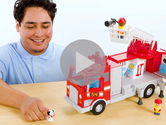 Real-Action Fire Engine - US 7686