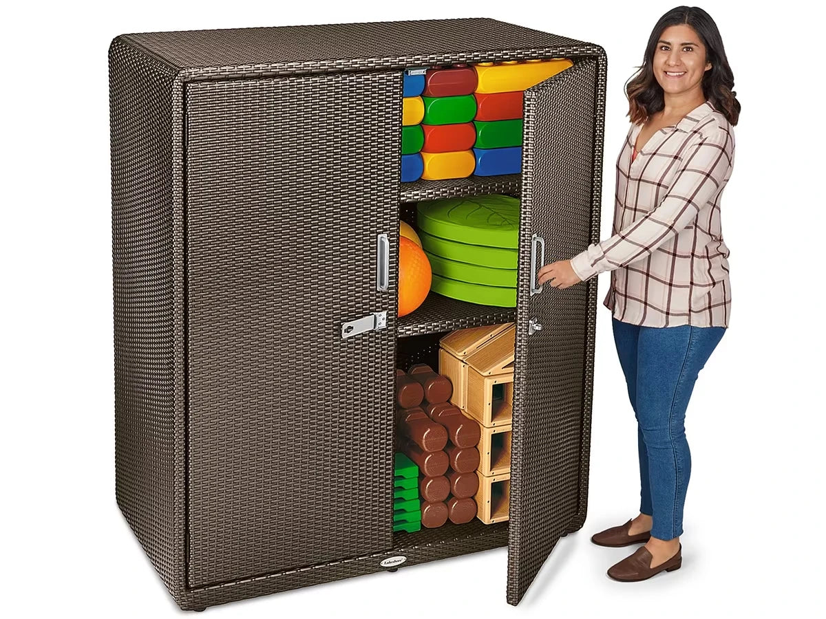 Outdoor Lockable Storage Cabinet - US 4668